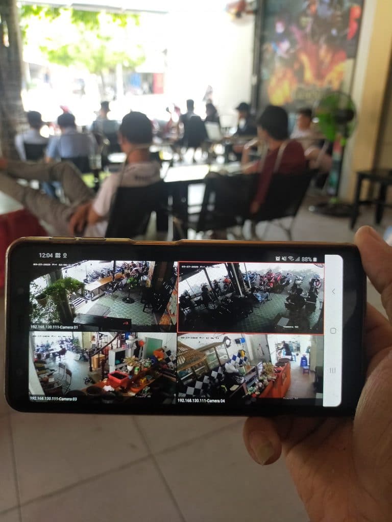 Bàn giao 4 camera + wifi chuyên dụng aruba quán cafe